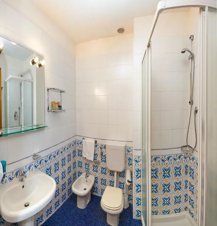 ביביונה Hotel Ariston